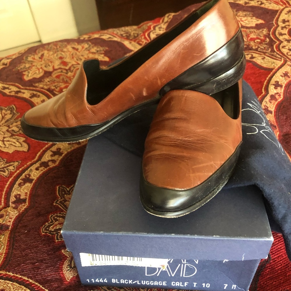 Vintage Joan & David size 7 Italian calf leather shoes